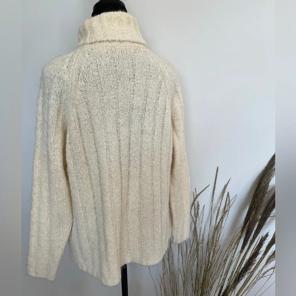 Vintage Gaddy Collection Cozy Cream Turtleneck Sweater size medium - Picture 4 of 6